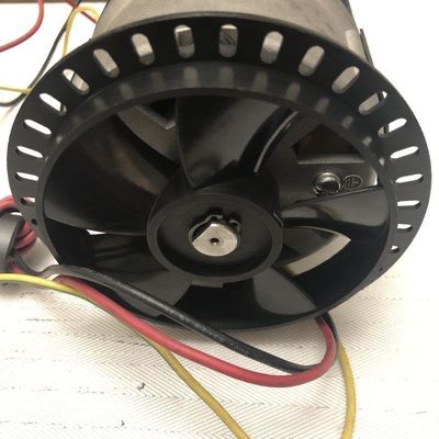 Moteur de tapis roulant à courant continu de 180 V à couple élevé et courant continu de 8,2 A pour les équipements de fitness