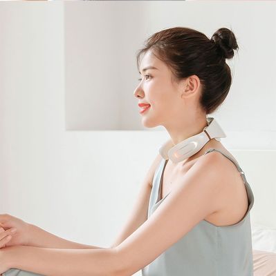 Massage TNES Affichage OLED à impulsion électrique Transmission vocale Télécommande Massageur de cou