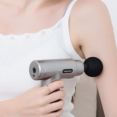 Massageur fascial portatif pour une récupération musculaire calme et efficace N.W/G.W 1,02/1,9 kg